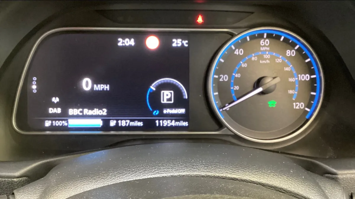 2022 Nissan Leaf SV 40KWH - Image 3