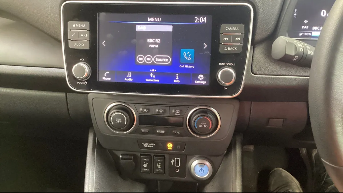 2022 Nissan Leaf SV 40KWH - Image 4