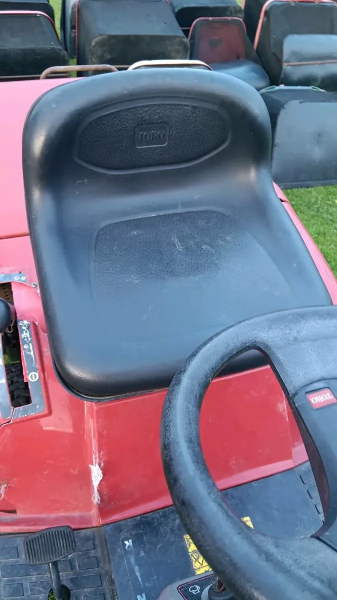 Toro hydrostatic 15.5hp Briggs 4 breaking - Image 3
