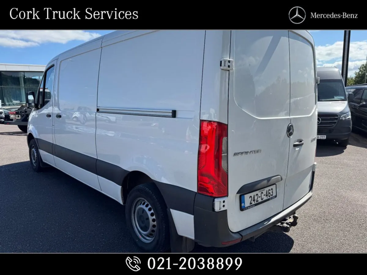 Mercedes-Benz Sprinter 215/39 FWD 6DR - Image 3