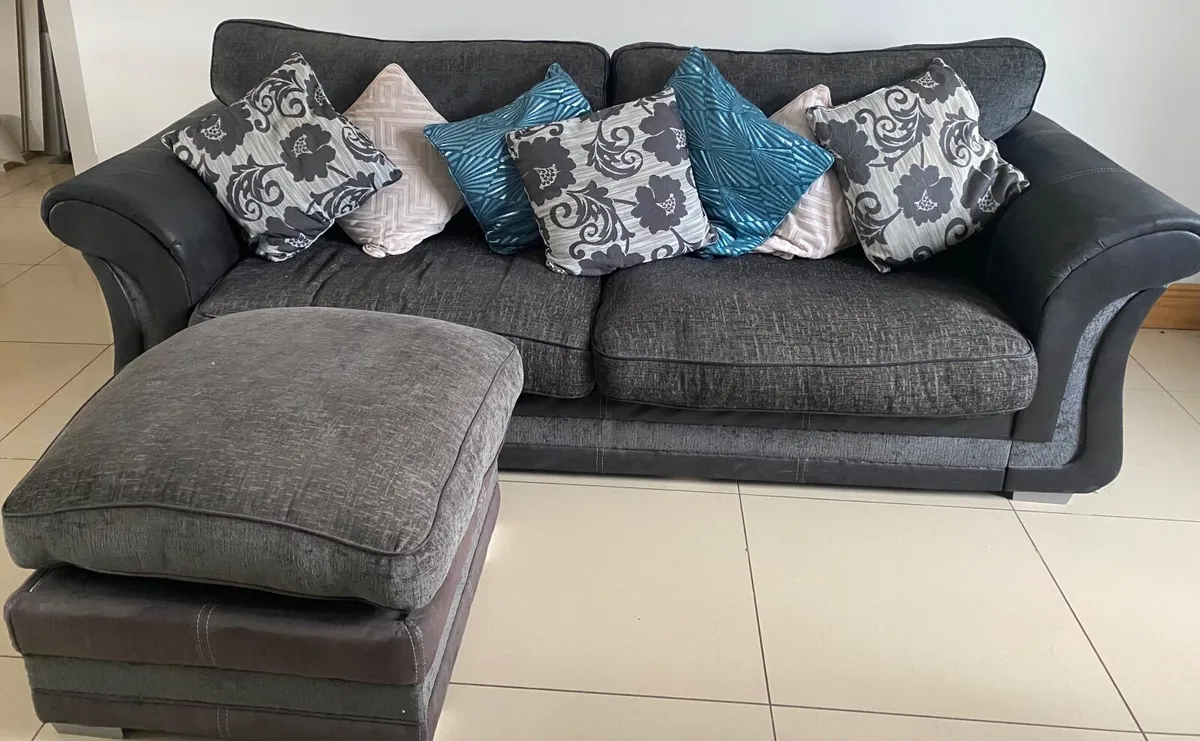 Couch - Image 2