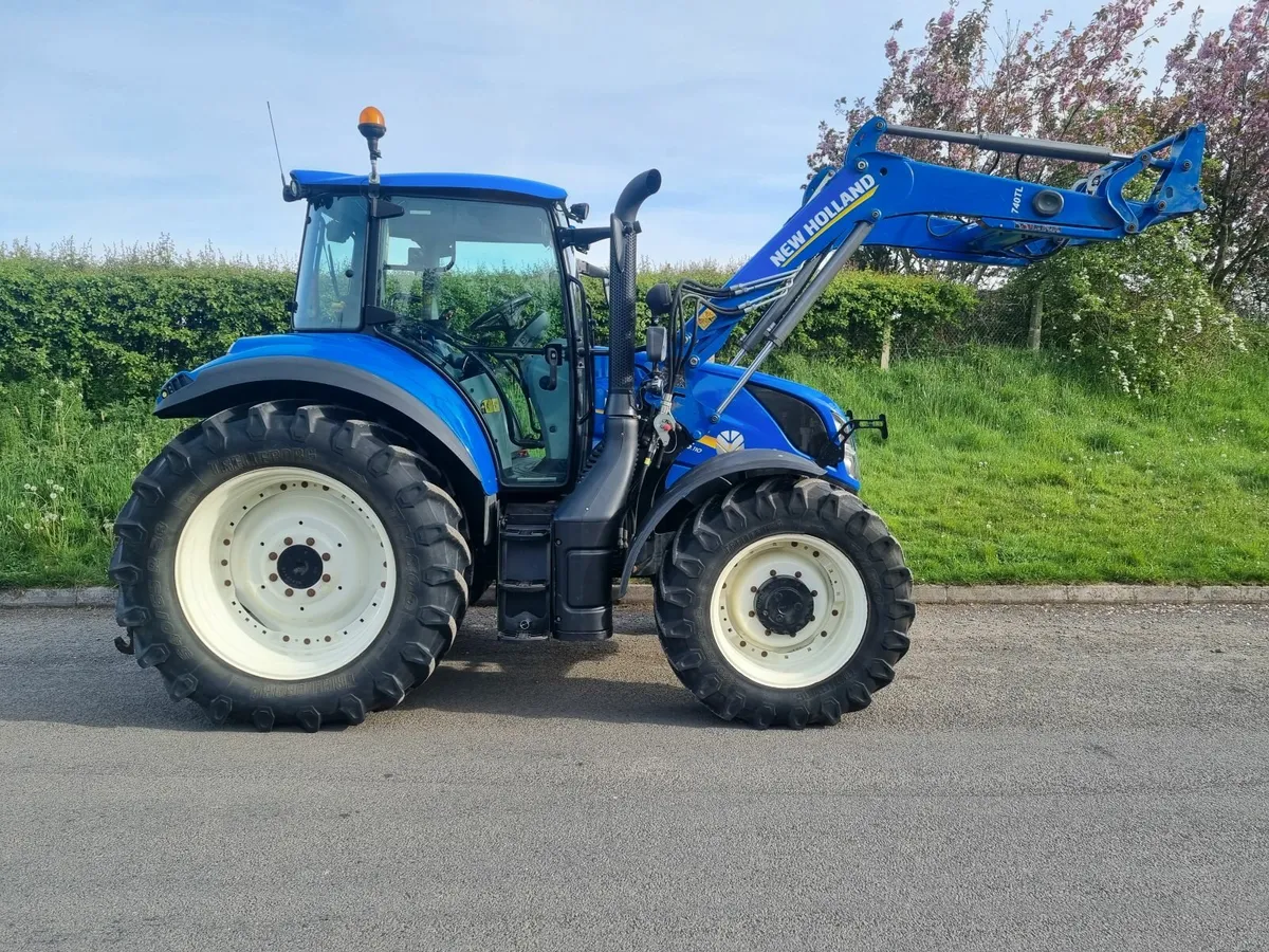 2017 NH T5.110 3025hrs cab sus SLE - Image 3