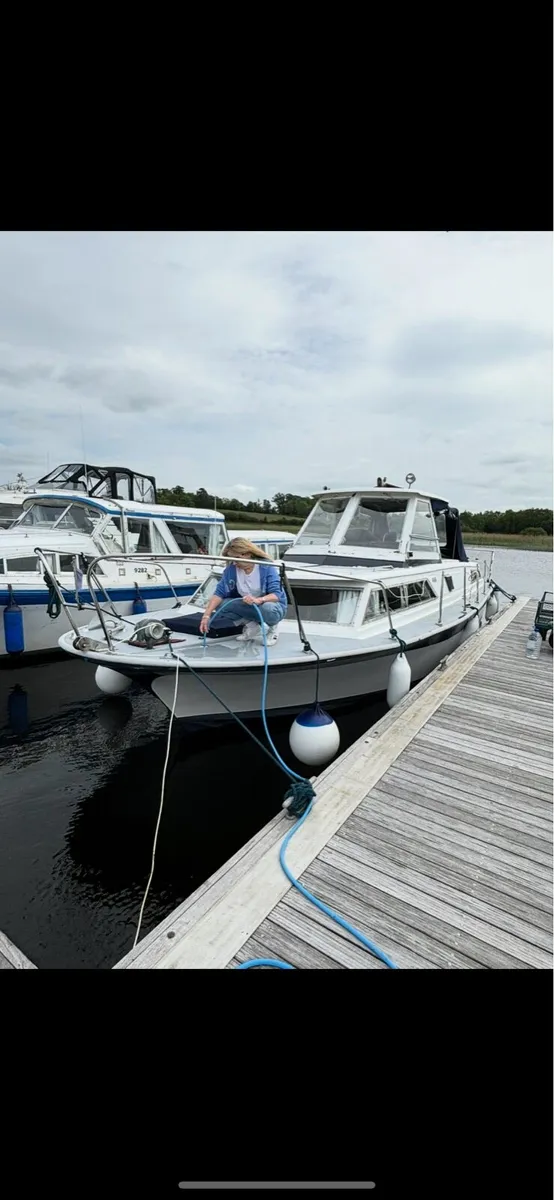 Cobra 33 boat - Image 1