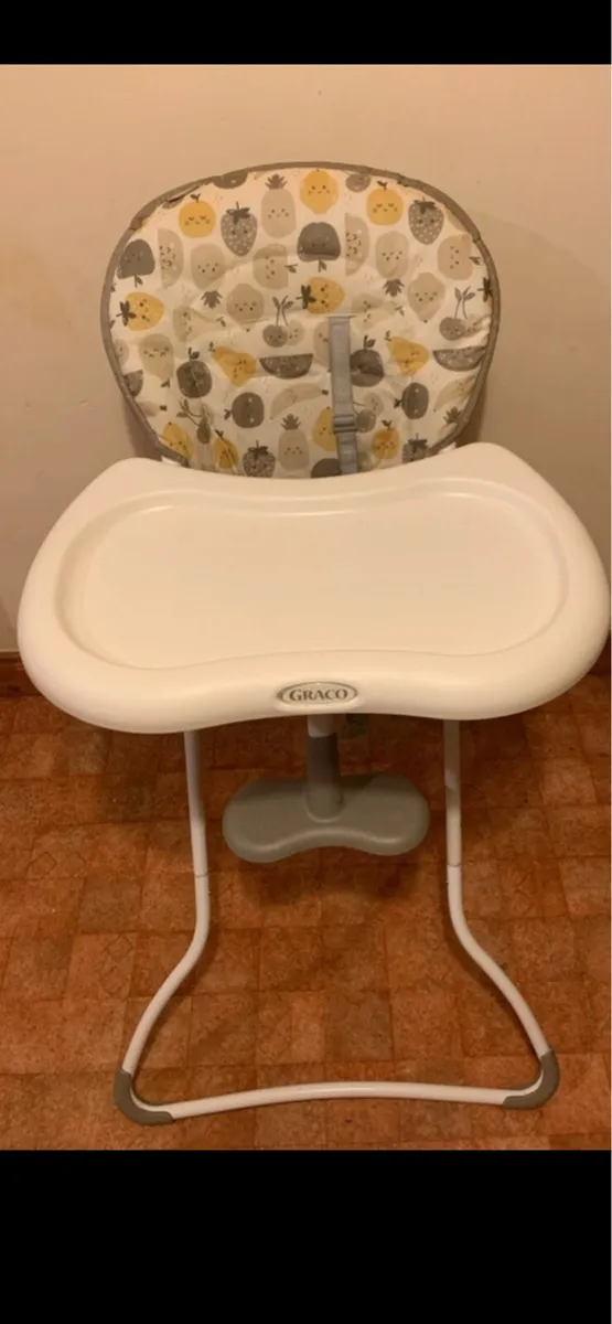 Baby highchair Graco Open to offers - Image 1