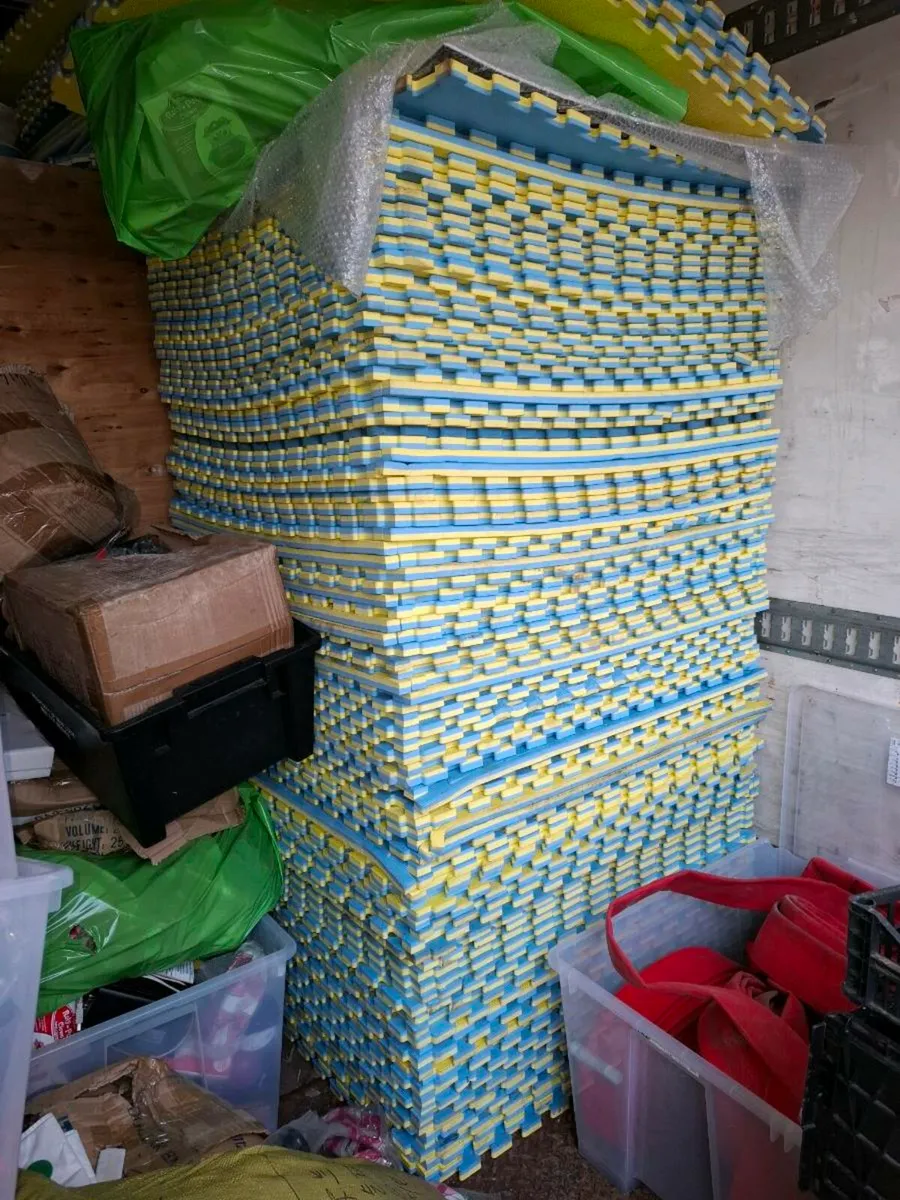 Interlocking foam floor matts - Image 1