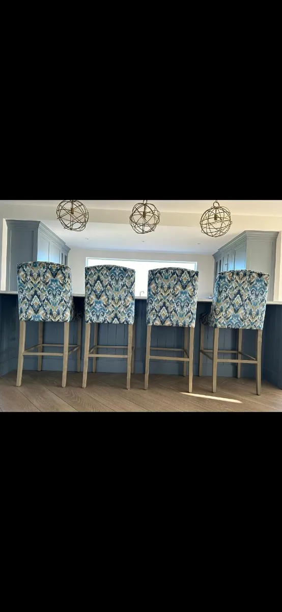 4 barely used finline furniture barstools - Image 1