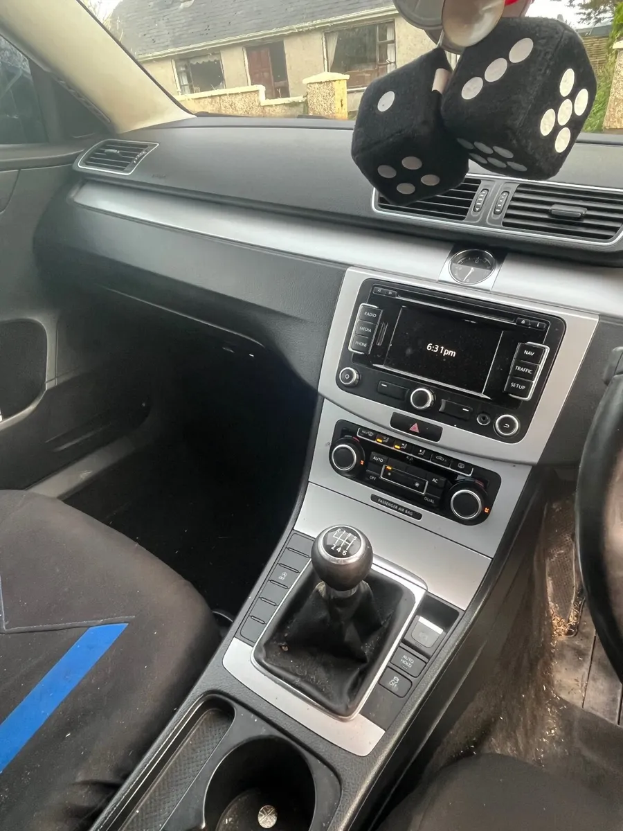 Volkswagen Passat 2011 - Image 1