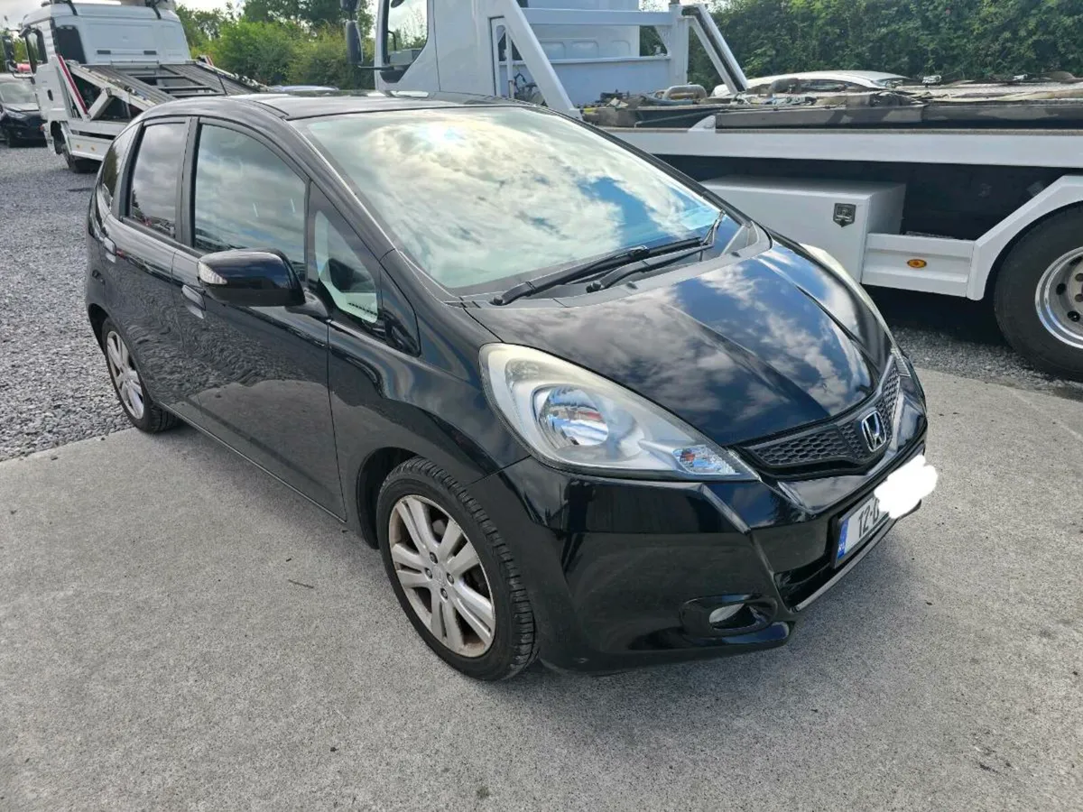 12 HONDA JAZZ - Image 1