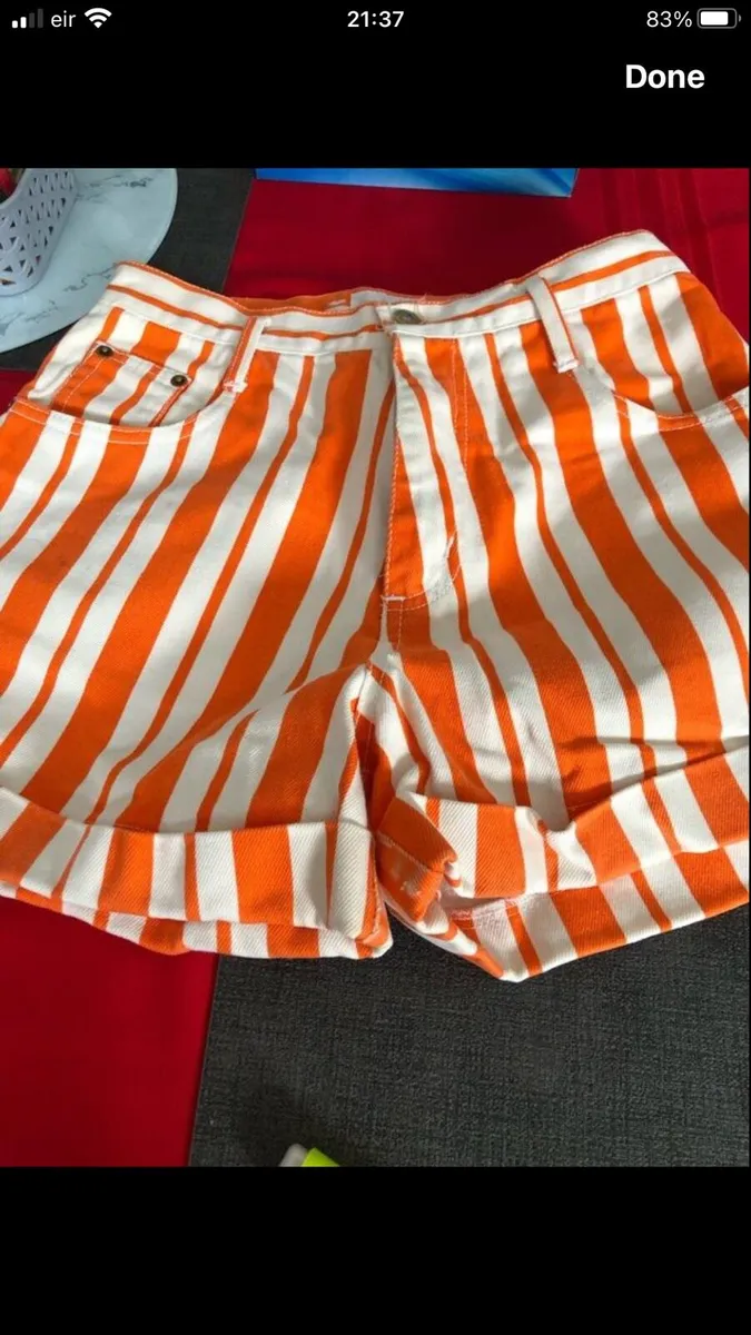 Ladies stunning shorts size 8 €10 - Image 1