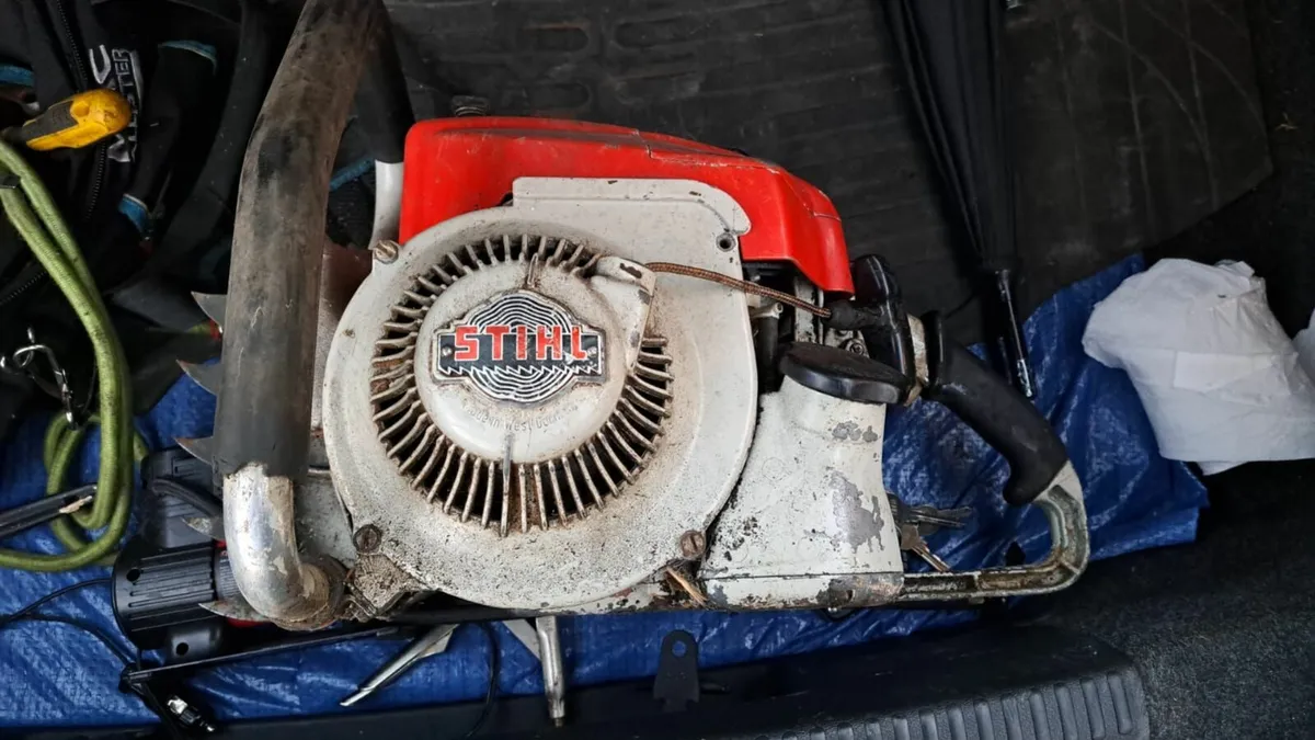 Chainsaws - Image 1