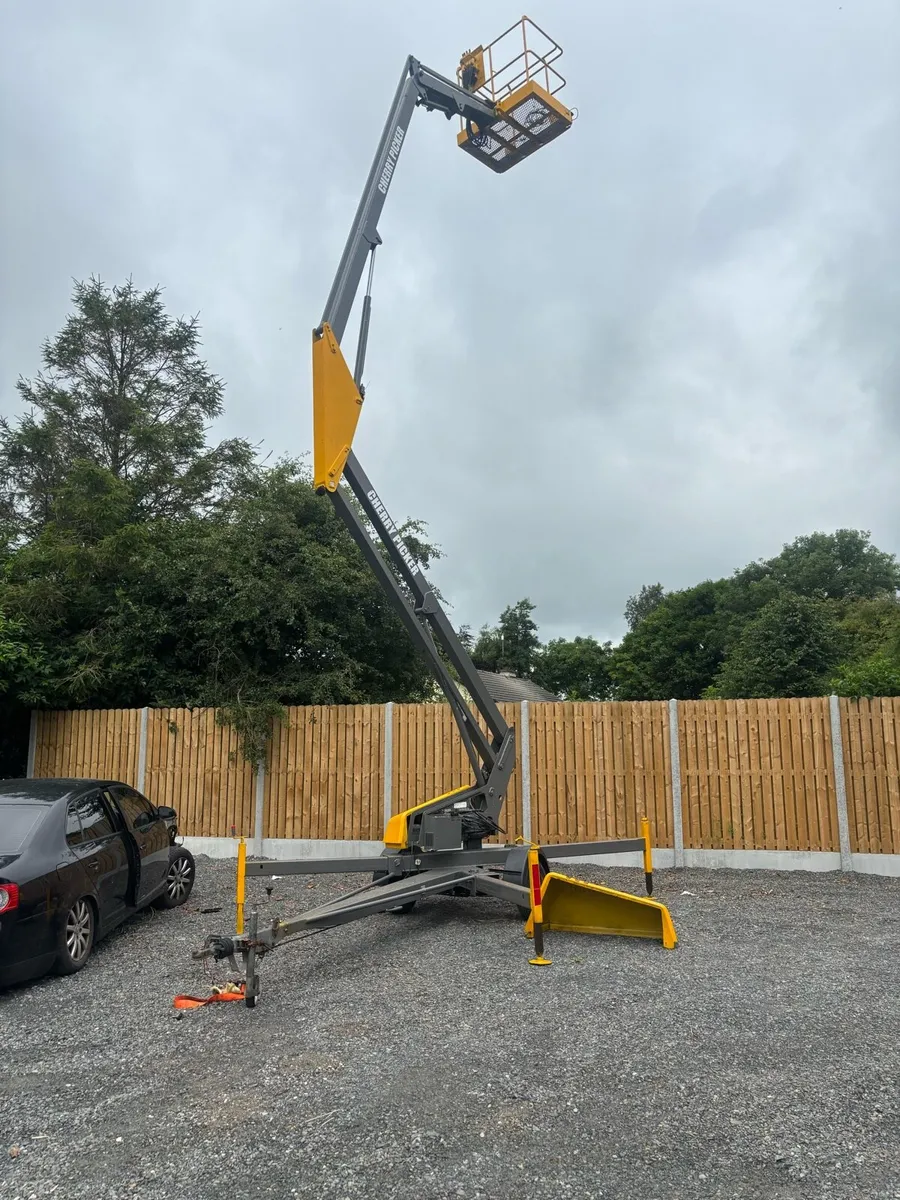 Tow behind cherry picker hoist - Image 2