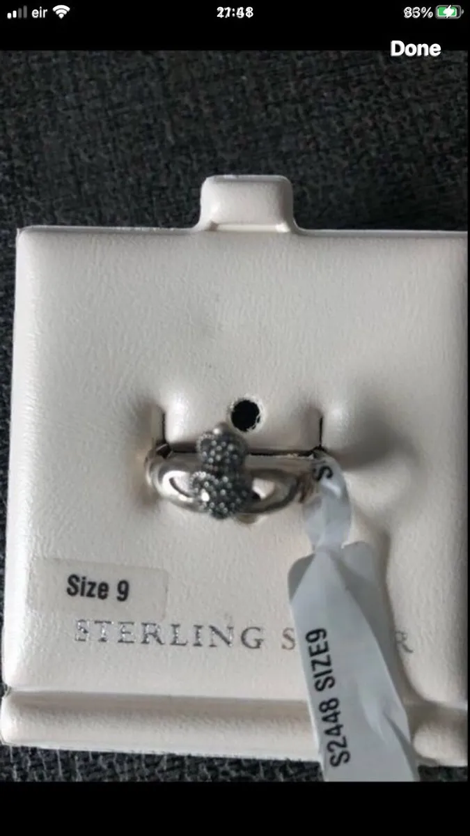 Ladies sliver claddagh ring size 9 €25 - Image 1