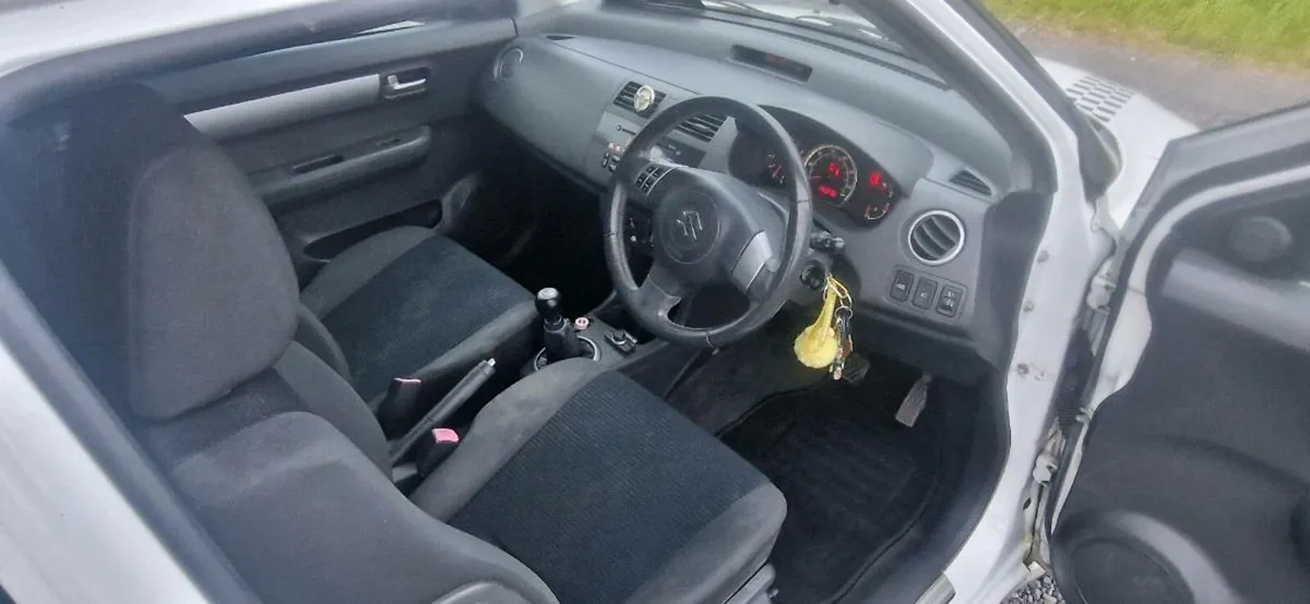 Suzuki Swift - Image 4
