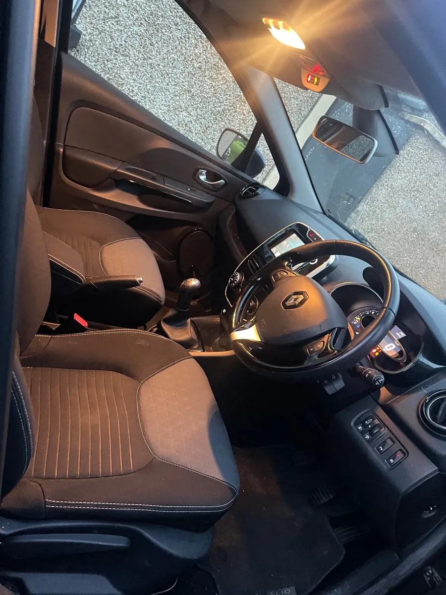 Renault Clio 2015 - Image 4