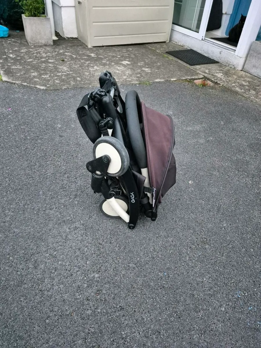 Stroller - Image 2