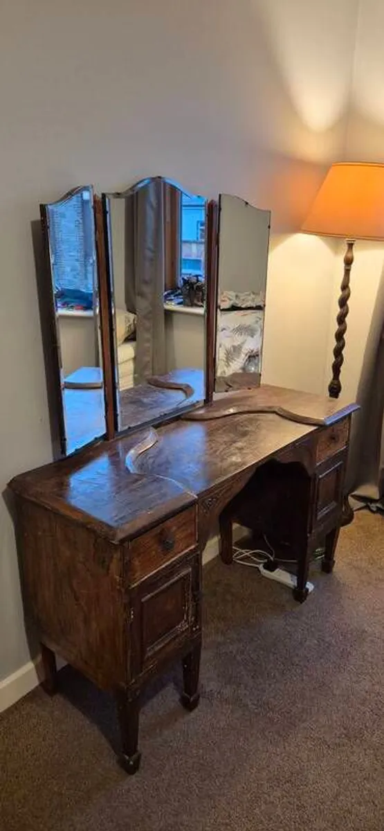 Antique dressing table - Image 1