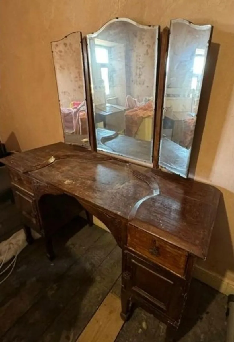 Antique dressing table - Image 2