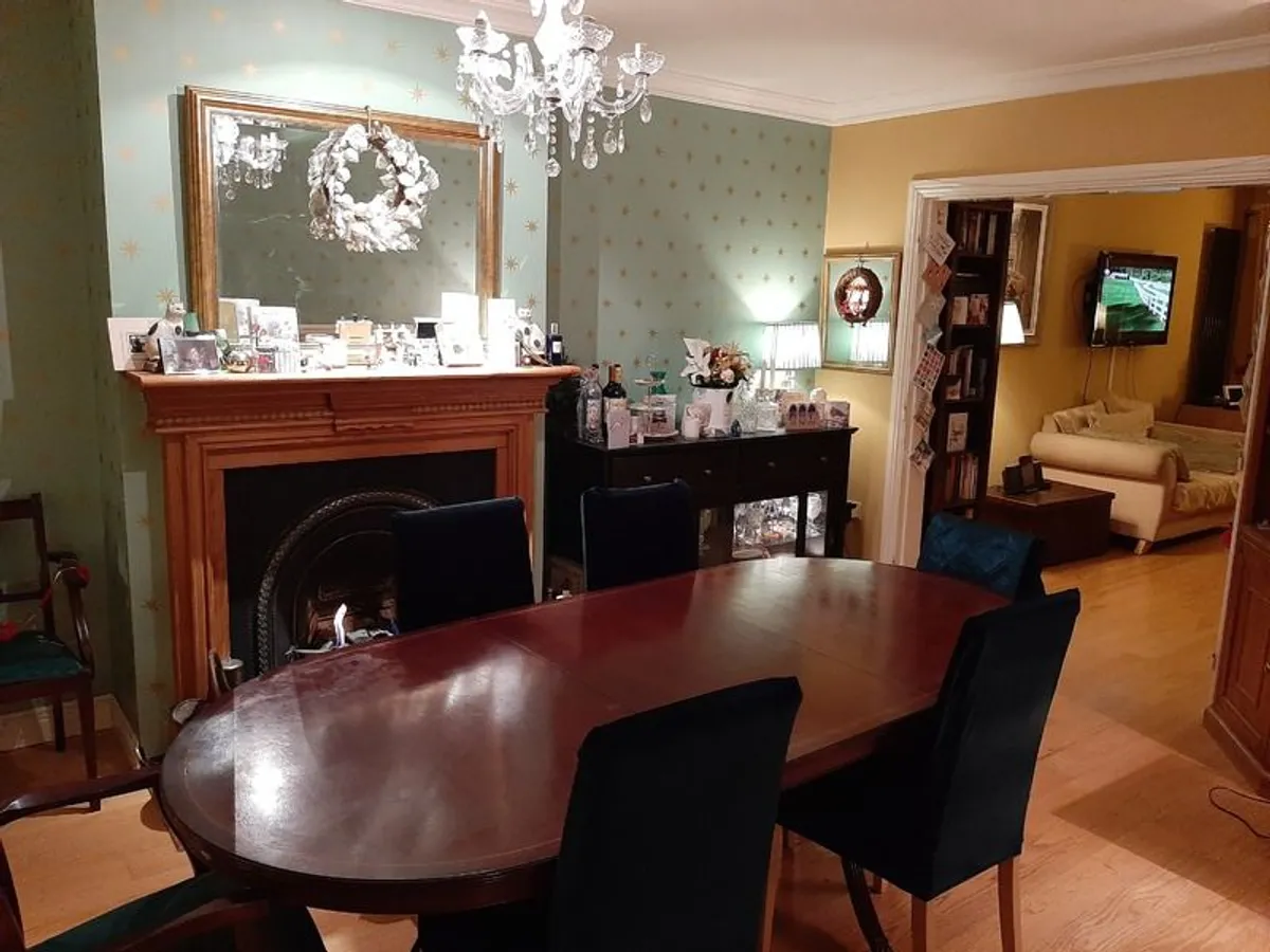 Dining - Image 1