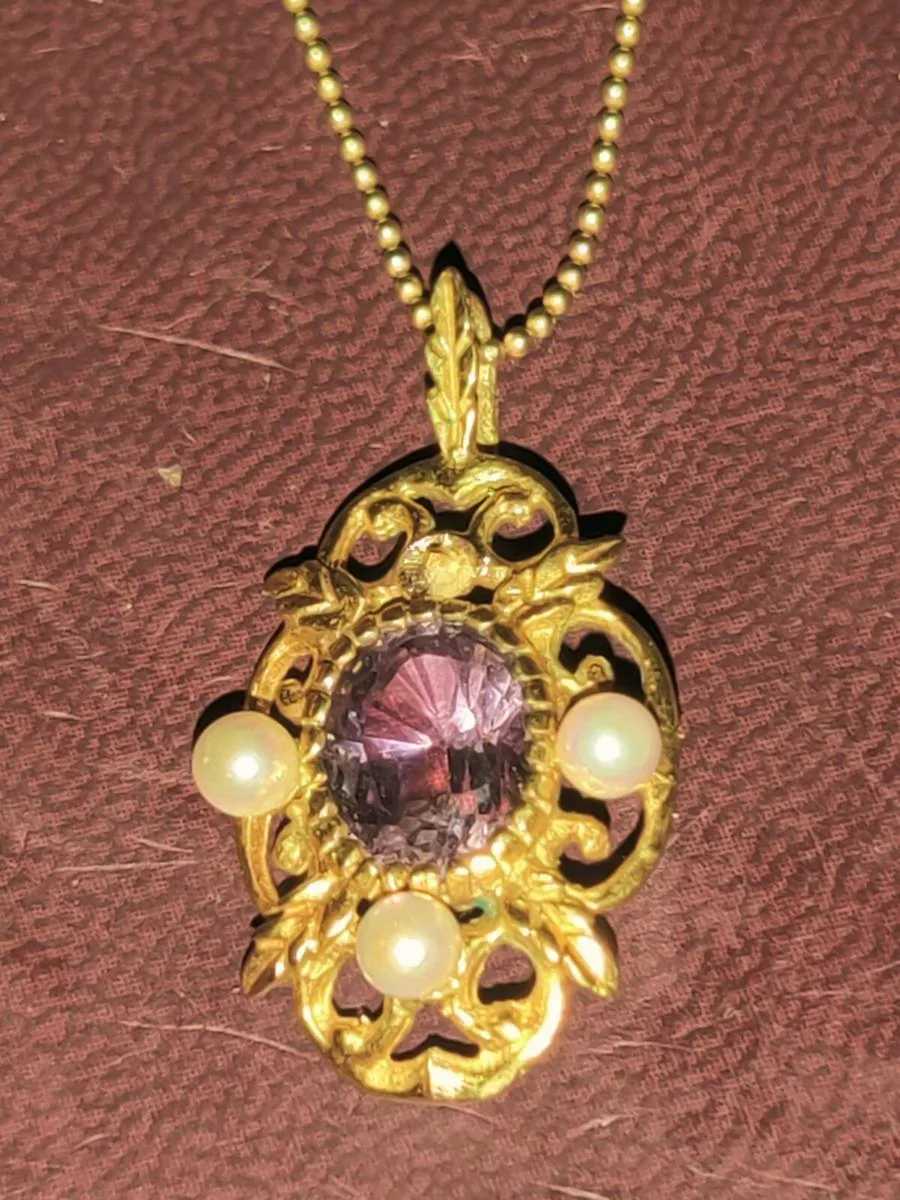 GLITTER BALL AMETHYST & Pearl, 10CT Gold Necklace - Image 1
