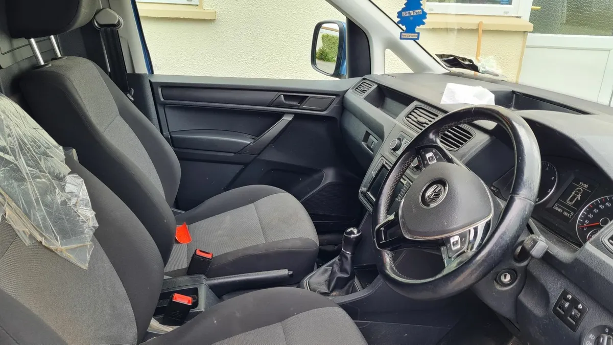 Volkswagen Caddy 2016 - Image 2