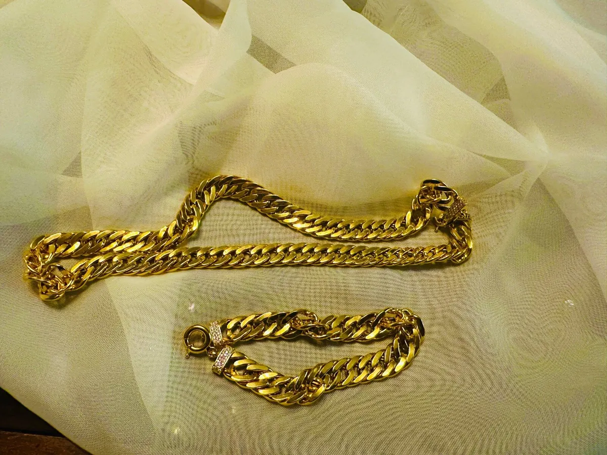21 CT gold. chain necklace + chain bracelet - Image 2