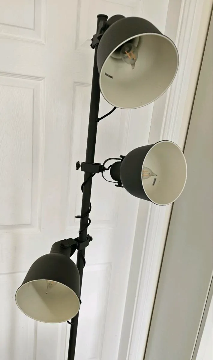 Floor Lamp - 3 Spots IKEA - Image 2