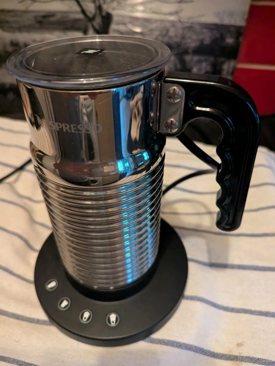 NESPRESSO 4192 Aeroccino 4 Milk Frother - Image 1