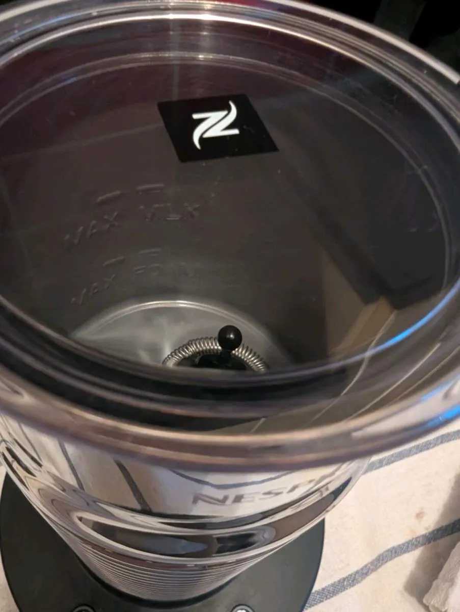 NESPRESSO 4192 Aeroccino 4 Milk Frother - Image 3