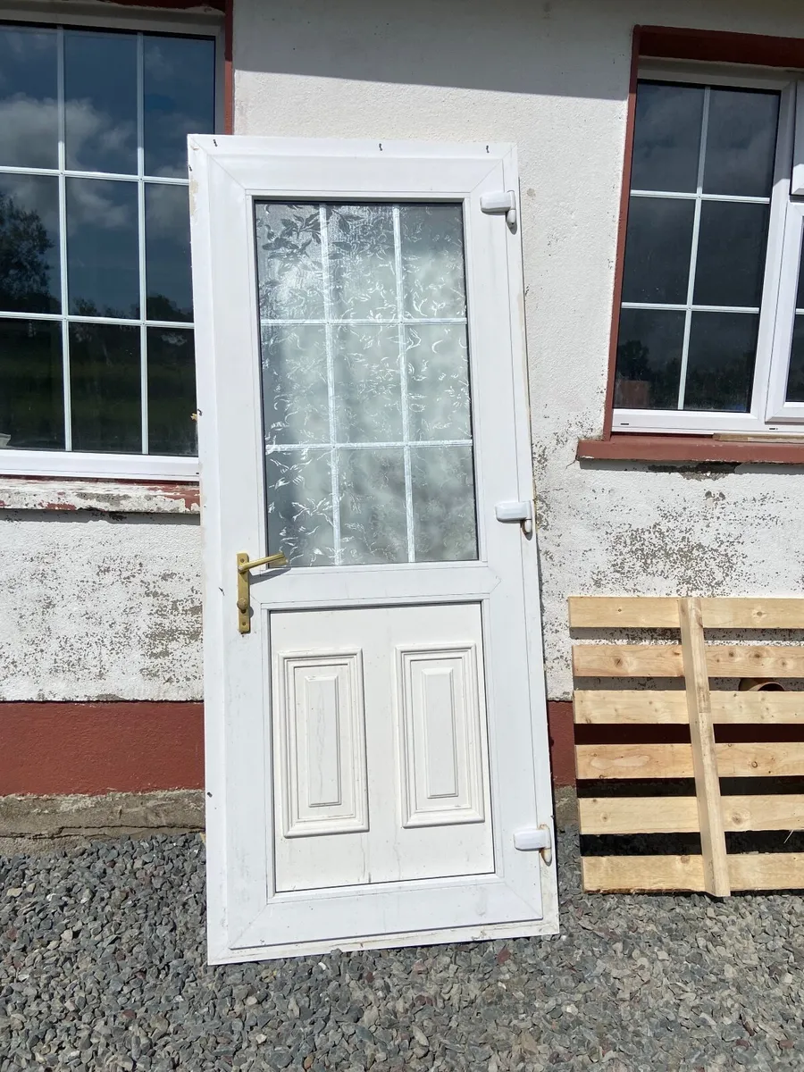 White doors - Image 3