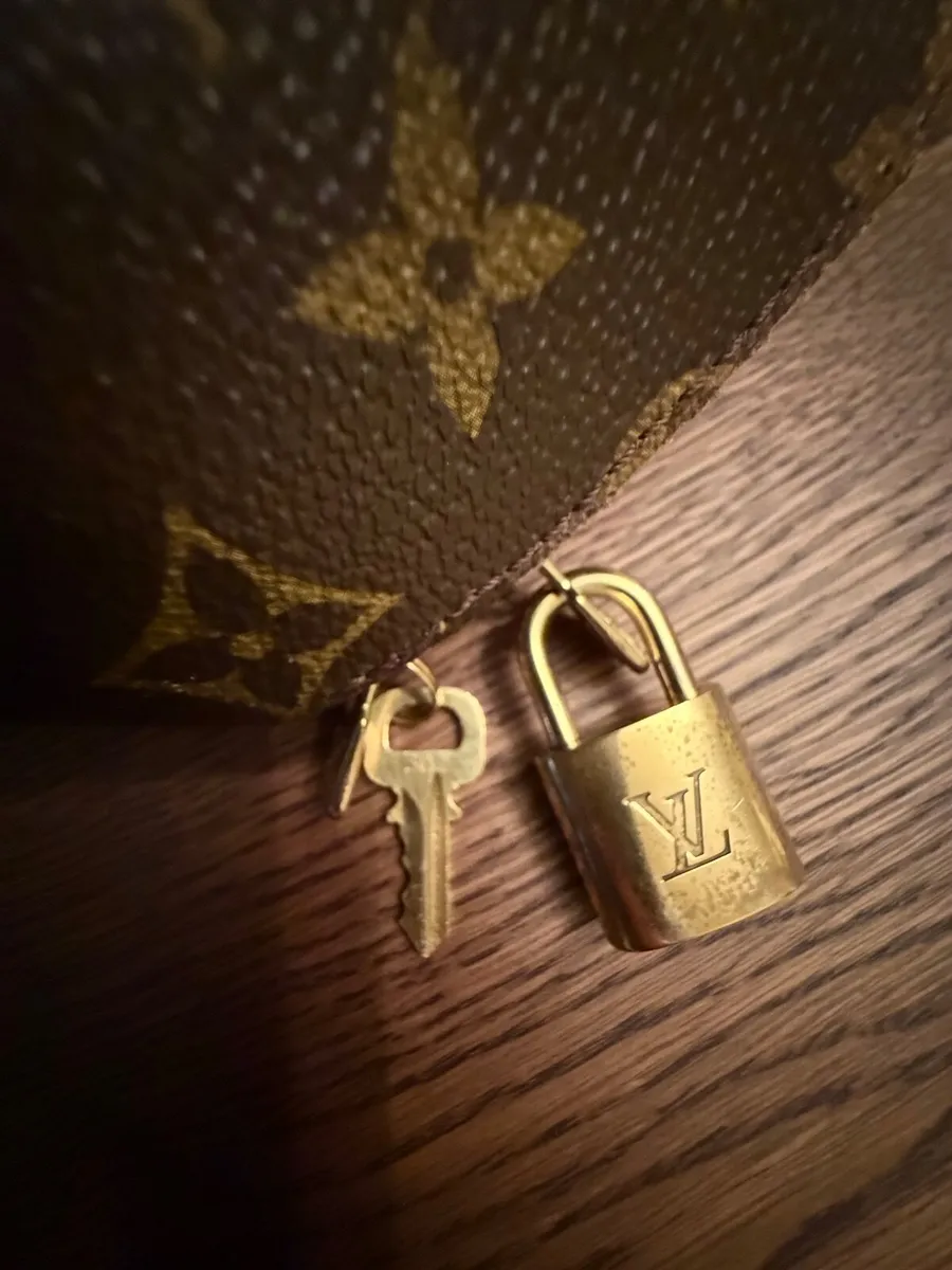 Louis Vuitton Vintage Handbag - Image 2