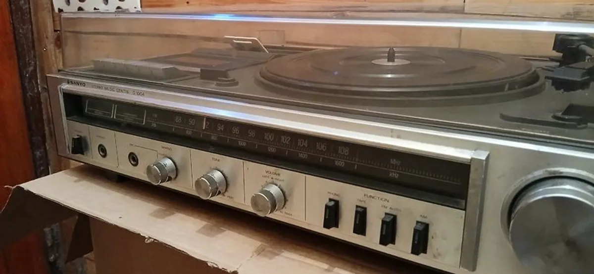 SANYO Stereo Music Centre G1004 - Image 2
