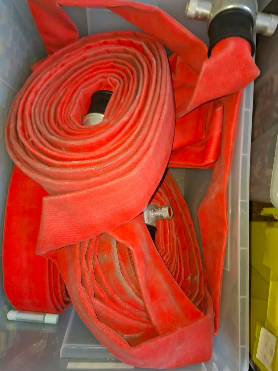3x Rubberised Fire Hoses - Image 2