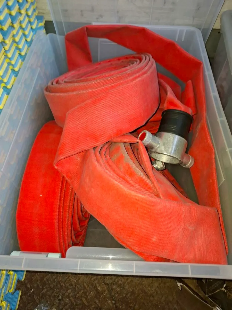 3x Rubberised Fire Hoses - Image 3