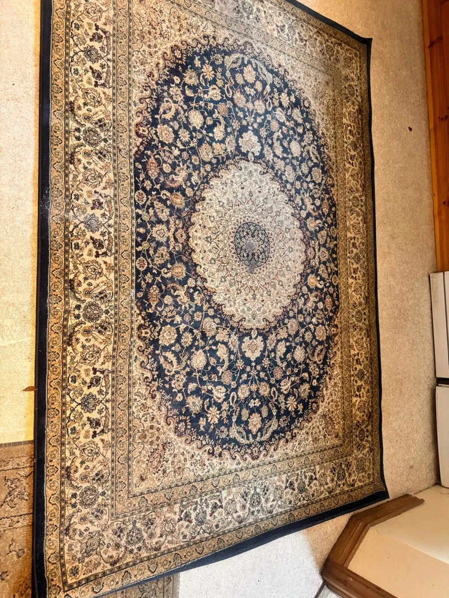 Carpet - Image 1