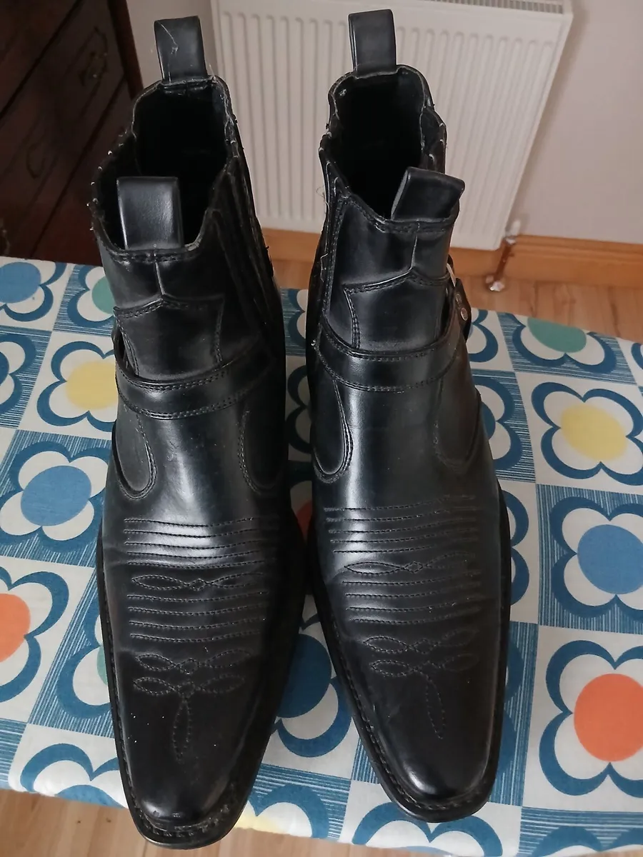 Mens boots
