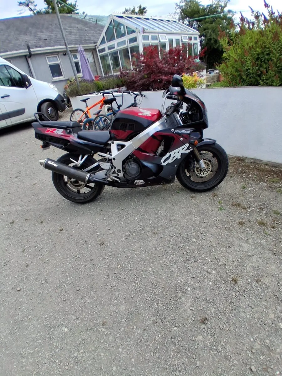 1992 Honda Fireblade. - Image 1