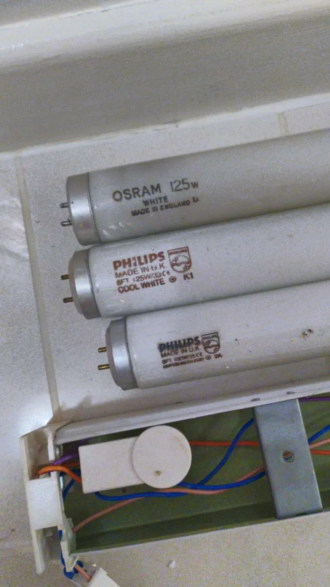 8 foot ft. Flourescant tube & fitting vintage rare - Image 1