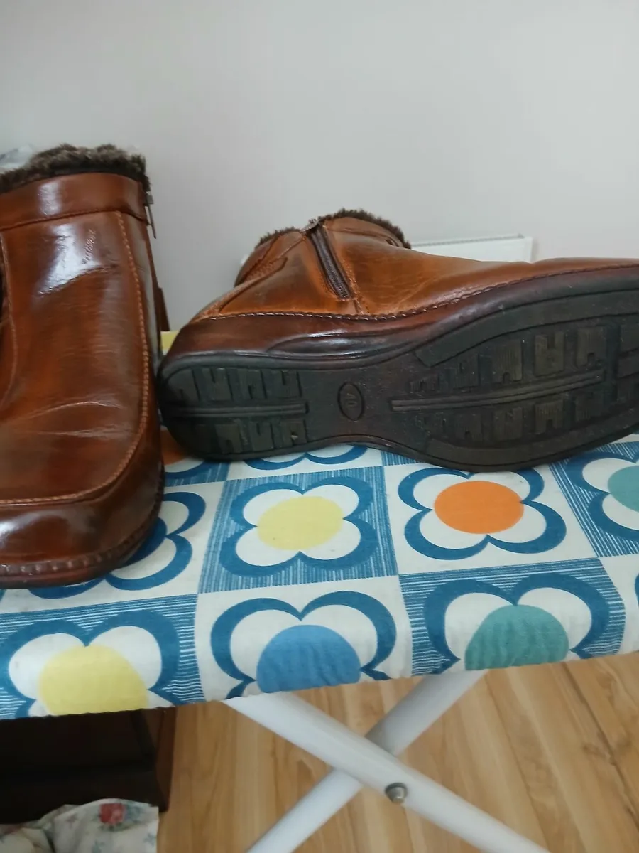 Ladies boots - Image 1