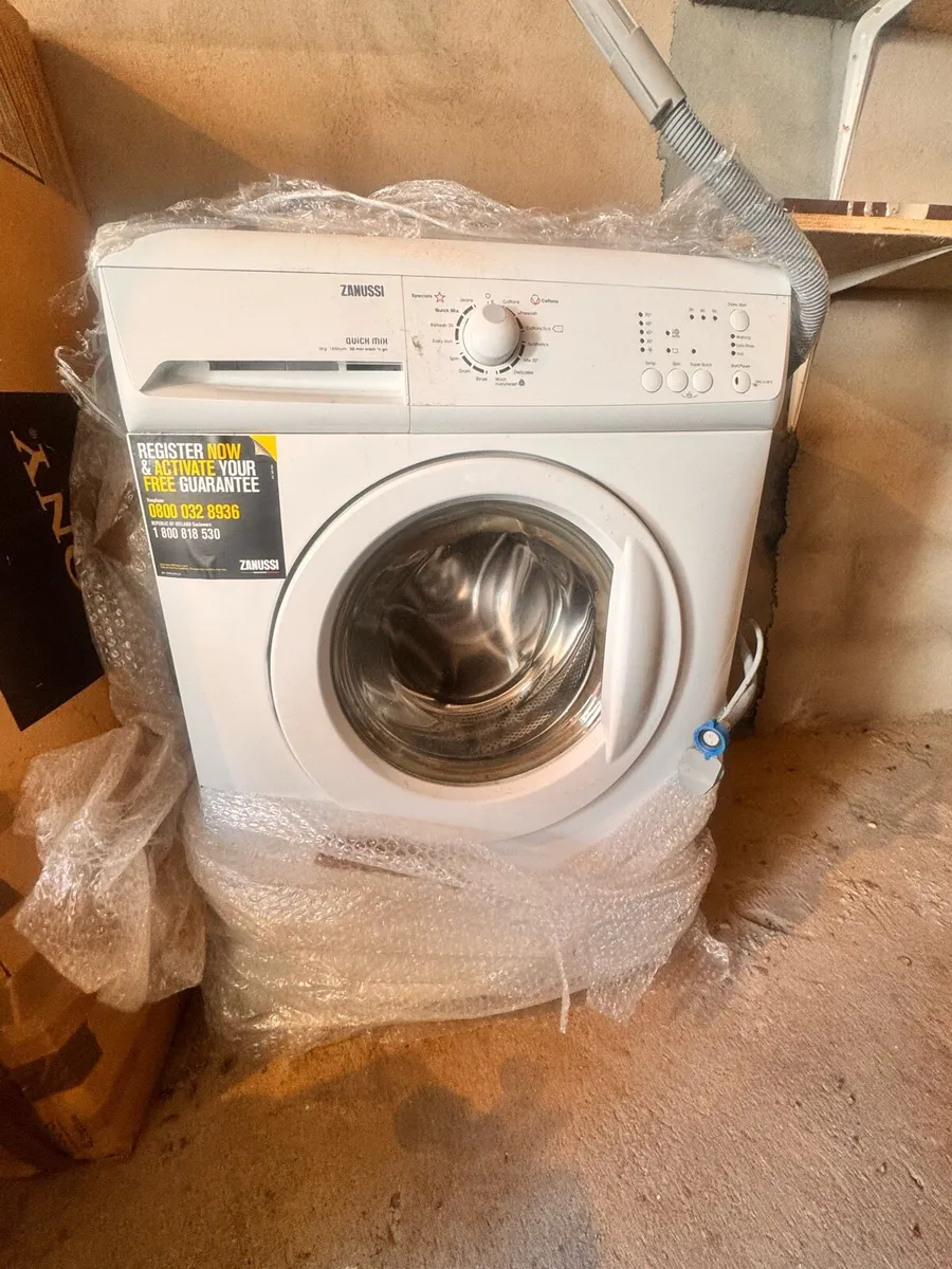 Washing machine - Image 1