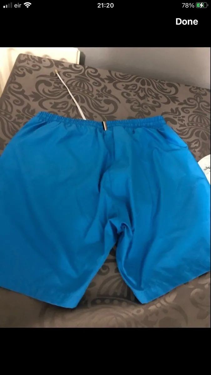 Mens Hugo boss shorts size S €30 - Image 2