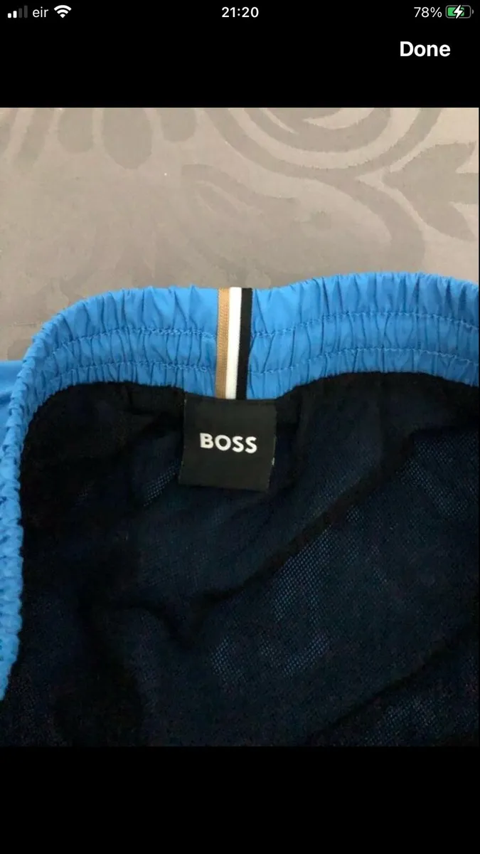 Mens Hugo boss shorts size S €30 - Image 4