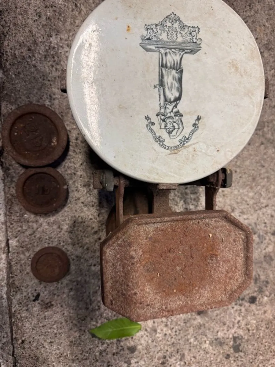 vintage weighing scales - Image 2