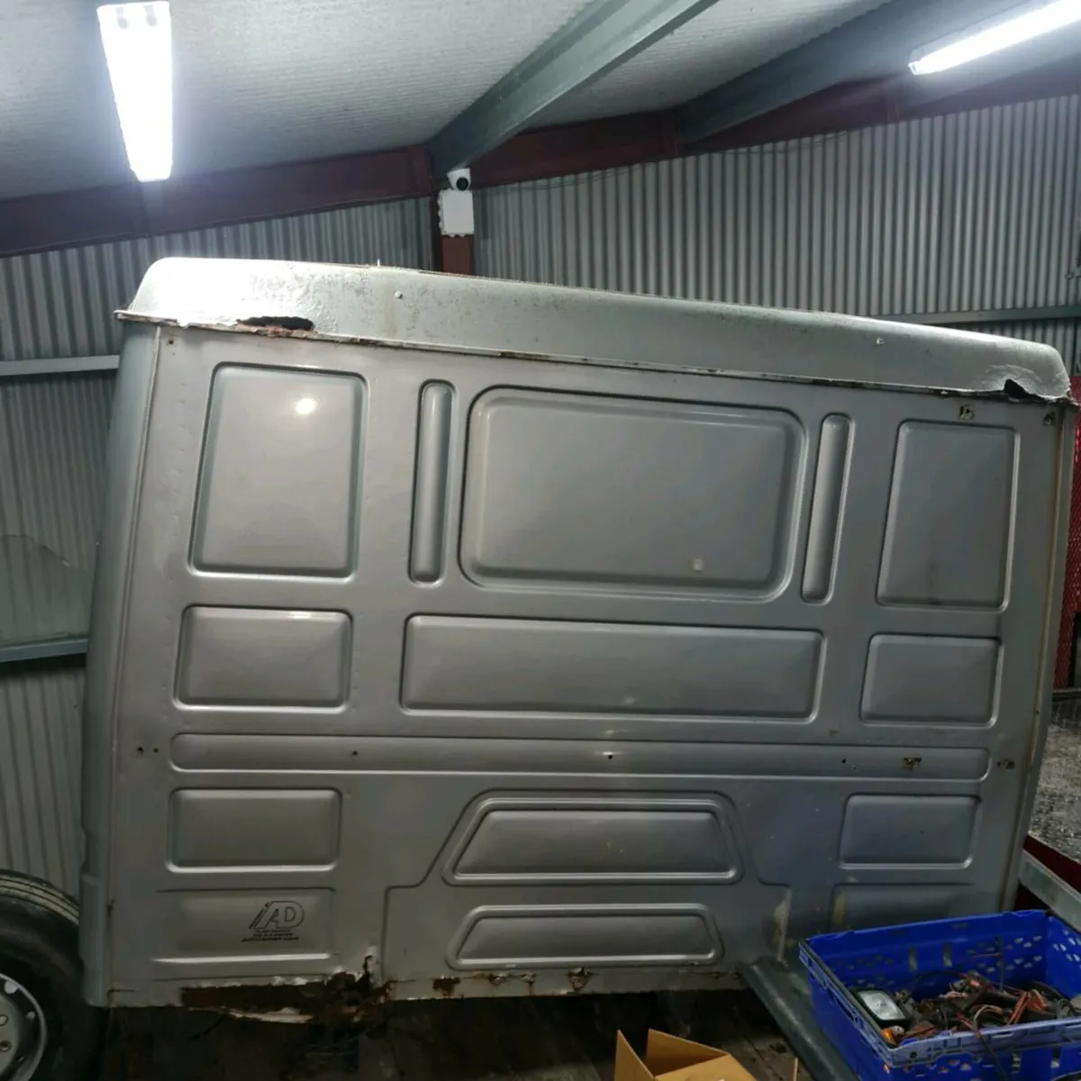 Scania 142 cab for parts selling complete - Image 4