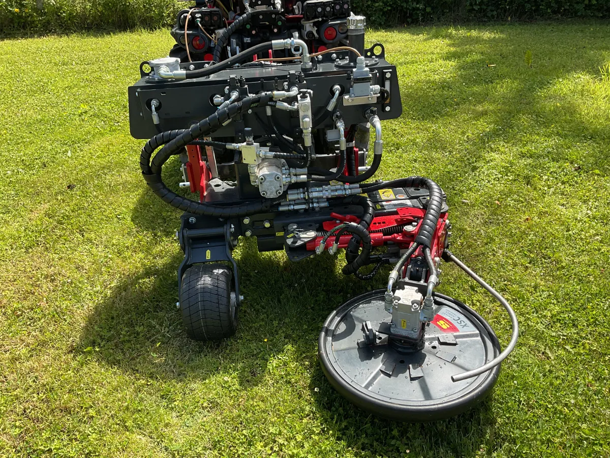 Seppi PortX barrier mower - Image 1