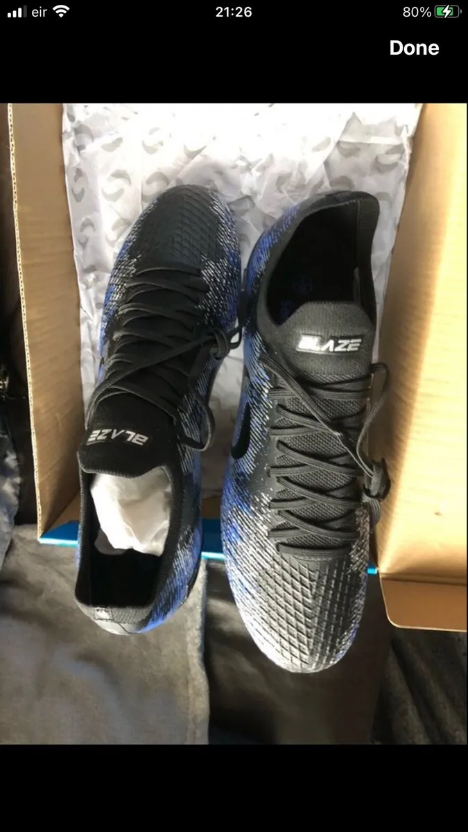 Mens football boots size 6 €25 - Image 1