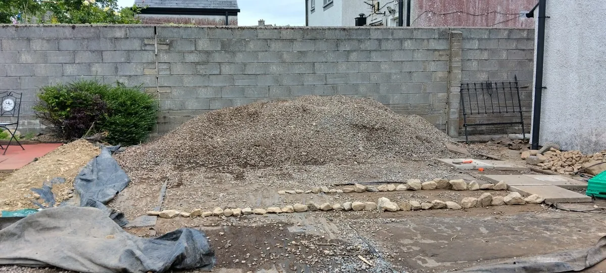 Free Gravel - Image 1
