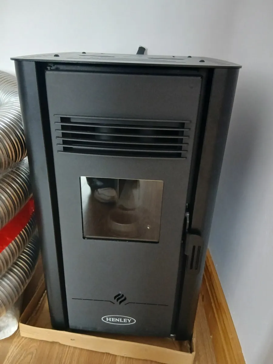 Pellet stove - Image 1
