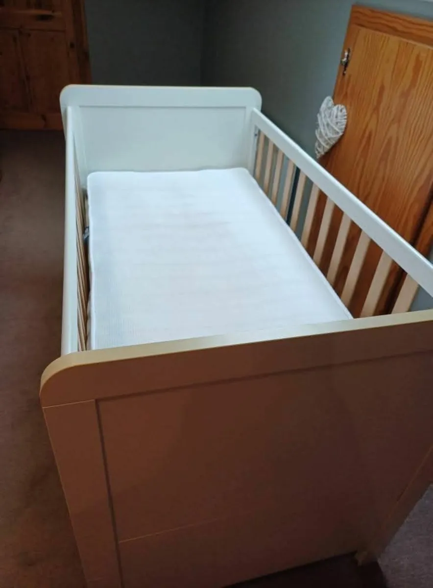 Mamas and Papas Cot/Bed, Changer and Wardrobe - Image 3