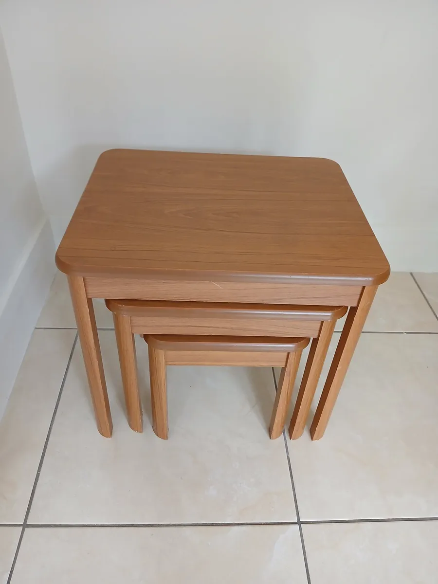 Nest of tables - Image 1