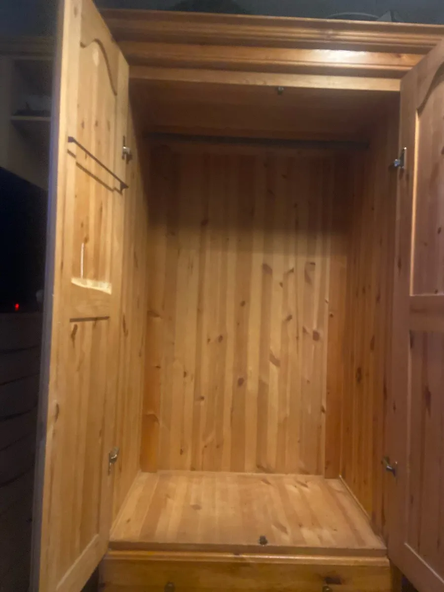 Wardrobe - Image 4